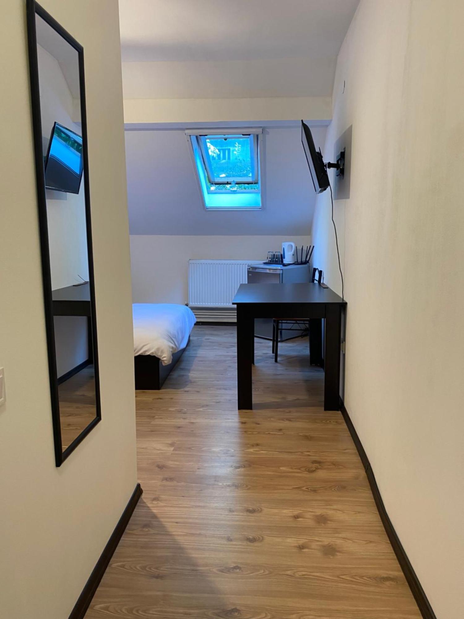 Steve Rooms Iasi Exterior foto